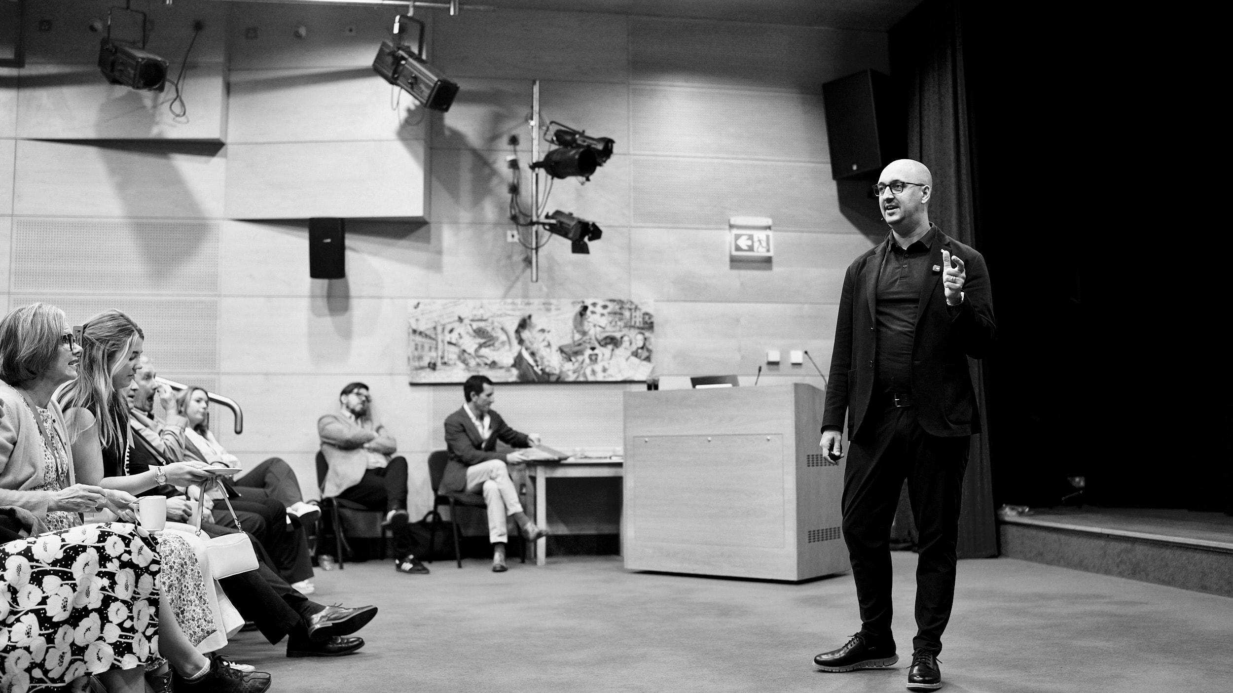 James Poulter speaking at an event - Photo 10