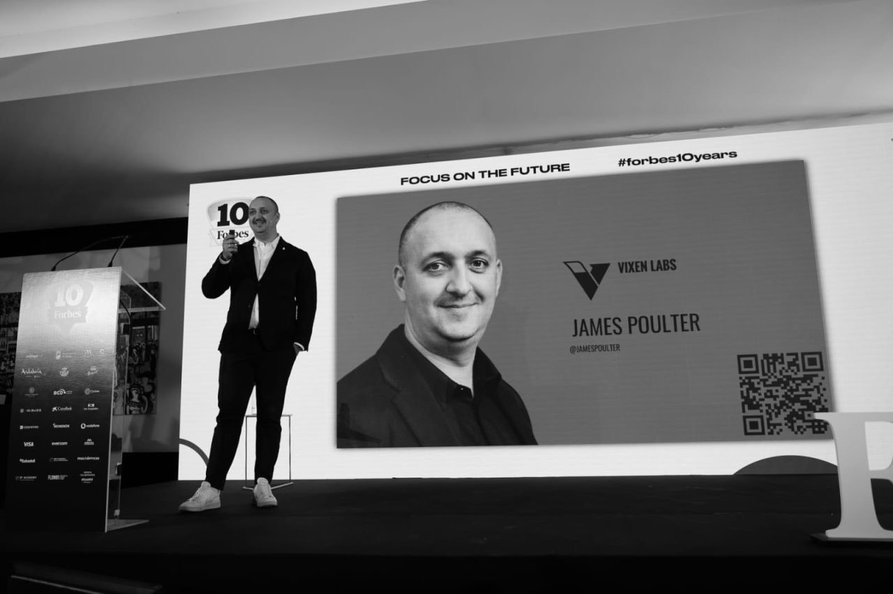 James Poulter speaking at an event - Photo 7