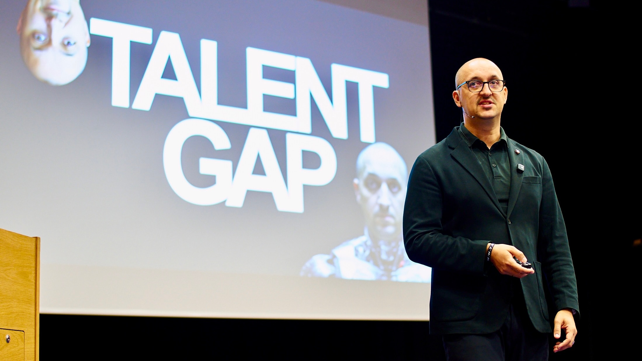 James Poulter speaking at an event - Photo 15